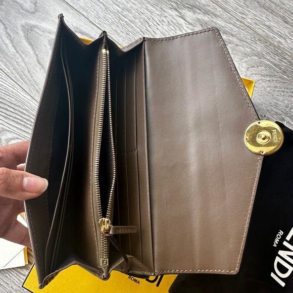 Authentic Fendi Continental wallet - Picture 5 of 11